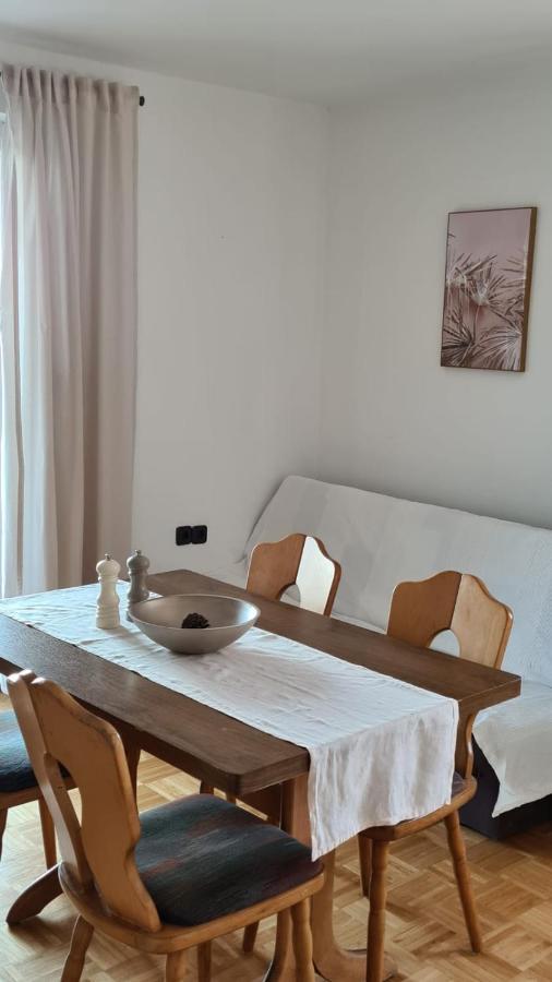Apartmani Jelena Petrcane Eksteriør billede